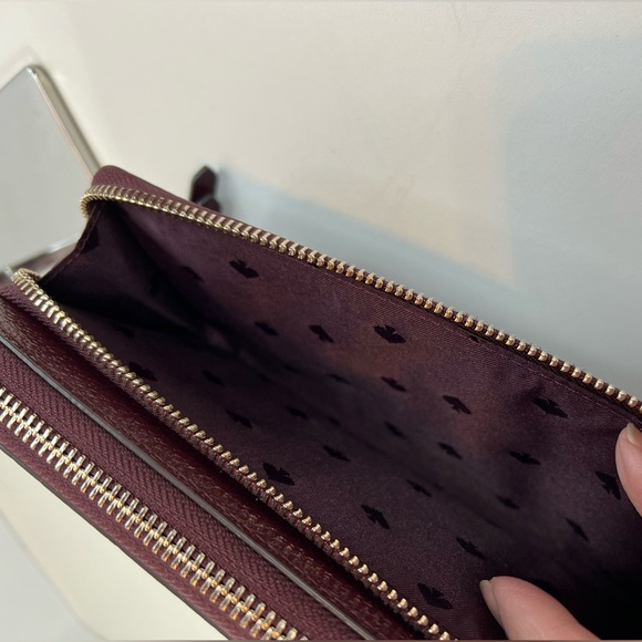 Kate Spade Cherrywood Jeanne Large Carryall Wristlet NWT